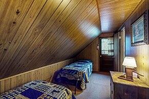 Deck & Mtn Views! Family A-frame Cabin Near Stream