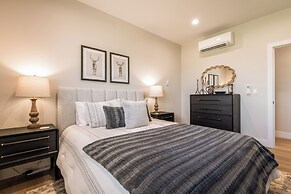 3 BR Duplex w/ Full Kitchen, W & D