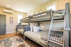 3 BR Duplex w/ Full Kitchen, W & D