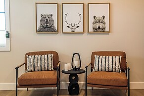 3 BR Duplex w/ Full Kitchen, W & D