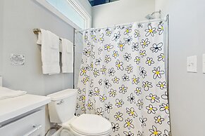 Walkable Gem! Dtwn Chattanooga Base w/ Balcony
