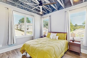 Walkable Gem! Dtwn Chattanooga Base w/ Balcony