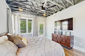 Walkable Gem! Dtwn Chattanooga Base w/ Balcony