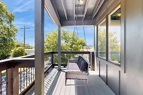 Walkable Gem! Dtwn Chattanooga Base w/ Balcony