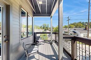 Walkable Gem! Dtwn Chattanooga Base w/ Balcony