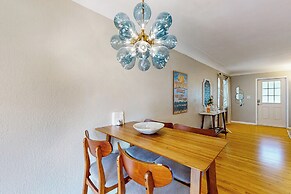 3BR Dog-friendly House, Central A/c, Cornhole