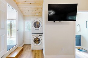 3BR Dog-friendly House, Central A/c, Cornhole