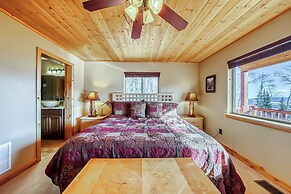Cozy 4BR Mountain View Fireplace Deck