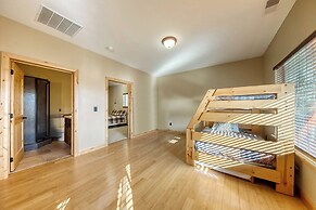 Cozy 4BR Mountain View Fireplace Deck