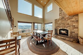 Cozy 4BR Mountain View Fireplace Deck
