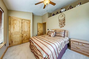 Cozy 4BR Mountain View Fireplace Deck
