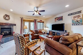 3BR w/ Balcony, Central AC & Deck