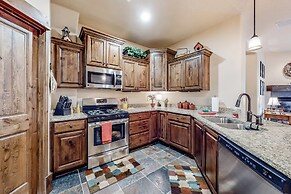 3BR w/ Balcony, Central AC & Deck