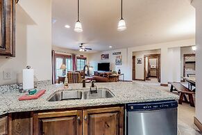3BR w/ Balcony, Central AC & Deck