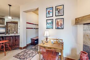 3BR w/ Balcony, Central AC & Deck