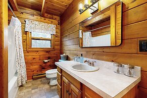 4-season Family Base! 13 Mi to Lake Winnipesaukee