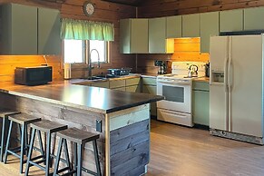 4-season Family Base! 13 Mi to Lake Winnipesaukee