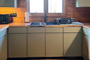 4-season Family Base! 13 Mi to Lake Winnipesaukee