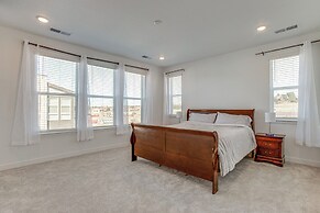 8 Mi to Denver Tech Center: Business-ready Retreat