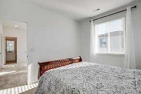 8 Mi to Denver Tech Center: Business-ready Retreat