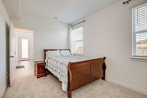8 Mi to Denver Tech Center: Business-ready Retreat