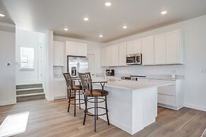 8 Mi to Denver Tech Center: Business-ready Retreat