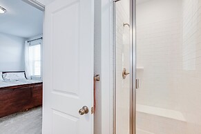 8 Mi to Denver Tech Center: Business-ready Retreat