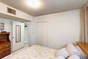 3BR Home w/ Large Yard, Grill, Mountain Views