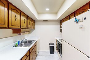 3BR Home w/ Large Yard, Grill, Mountain Views