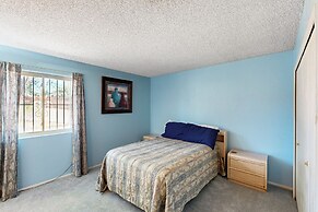 3BR Home w/ Large Yard, Grill, Mountain Views