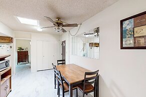 3BR Home w/ Large Yard, Grill, Mountain Views