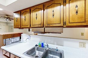 3BR Home w/ Large Yard, Grill, Mountain Views