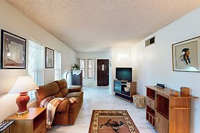 3BR Home w/ Large Yard, Grill, Mountain Views
