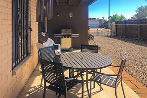 3BR Home w/ Large Yard, Grill, Mountain Views