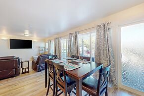 Waterfront Condo W & Dock Access