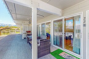 Waterfront Condo W & Dock Access