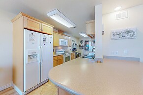 Waterfront Condo W & Dock Access