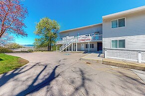 Waterfront Condo W & Dock Access
