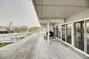 Waterfront Condo W & Dock Access