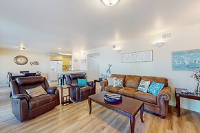 Waterfront Condo W & Dock Access