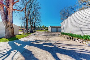 Waterfront Condo W & Dock Access