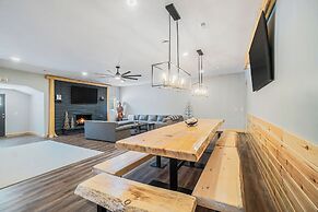 Expansive Lewiston Lodge w/ Private Bowling Alley!