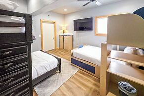 Expansive Lewiston Lodge w/ Private Bowling Alley!