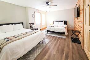 Expansive Lewiston Lodge w/ Private Bowling Alley!