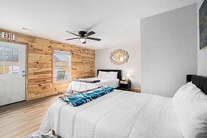Expansive Lewiston Lodge w/ Private Bowling Alley!