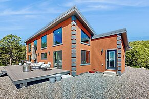 Mountain Retreat w/ Panoramic Views, Fire Pit