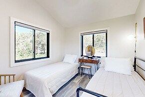Mountain Retreat w/ Panoramic Views, Fire Pit
