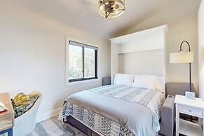 Mountain Retreat w/ Panoramic Views, Fire Pit
