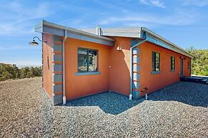 Mountain Retreat w/ Panoramic Views, Fire Pit