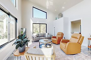 Mountain Retreat w/ Panoramic Views, Fire Pit